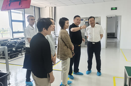 松江區(qū)政協(xié)主席劉其龍親訪赫立元吉總部大樓共繪未來(lái)科技藍(lán)圖(圖2)